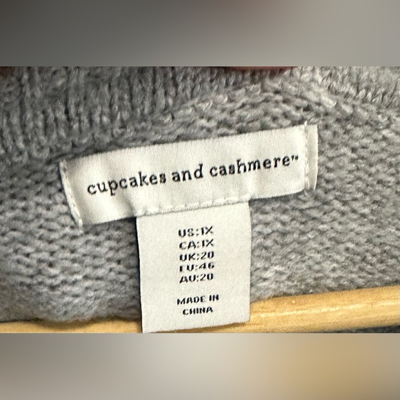 ✨NWT✨ cupcakes & cashmere: Women’s Sweater (ptp approx 25in) - Size 1X - Picture 3 of 7